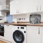 Elegant 1 Bedroom Apartment - Powei Apartments