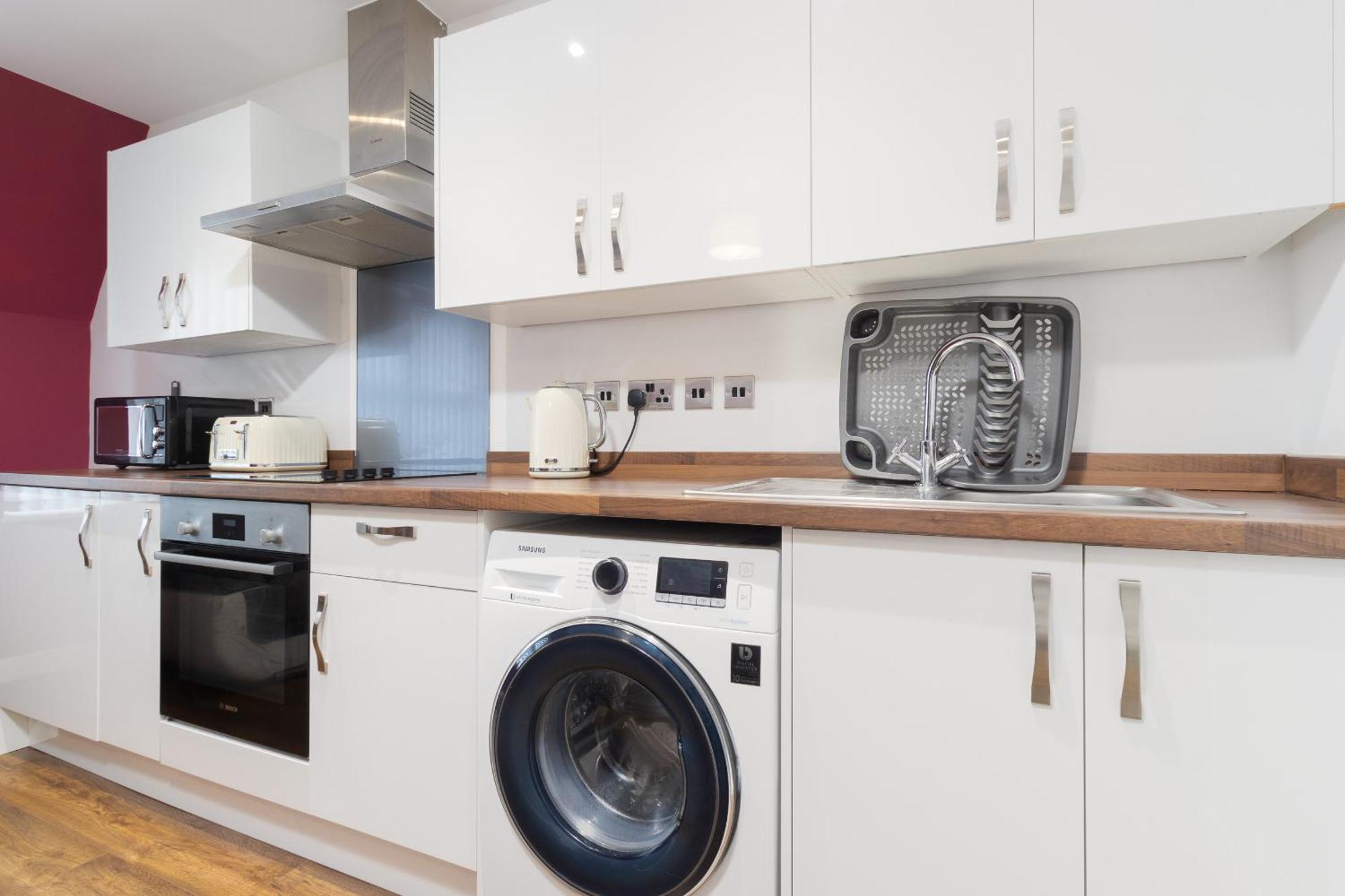 Elegant 1 Bedroom - Powei